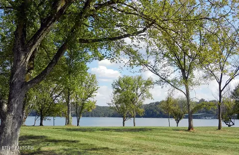 639 Bulwark Way, Lenoir City, TN 37772