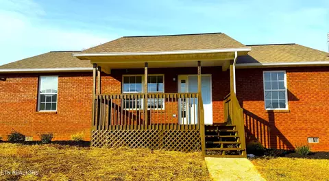 528 Low Valley Rd, Dandridge, TN 37725