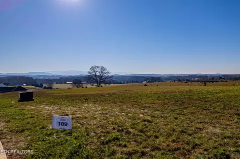 1109 Herbert Dr, Greenback, TN 37742