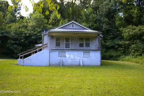 1886 5th St, Jellico, TN 37762