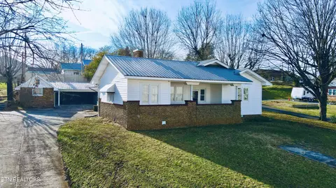 523 E Broadway St, Newport, TN 37821