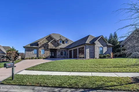 584 Indian Cave Dr, Loudon, TN 37774