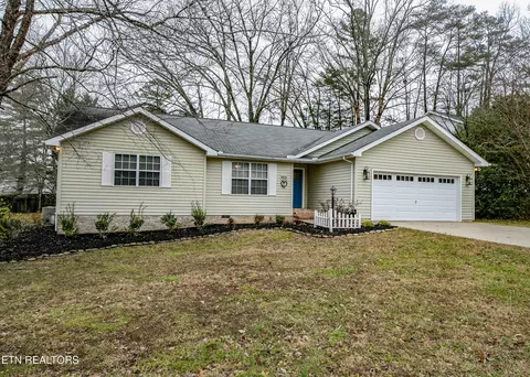 103 English Ct, Oak Ridge, TN 37830
