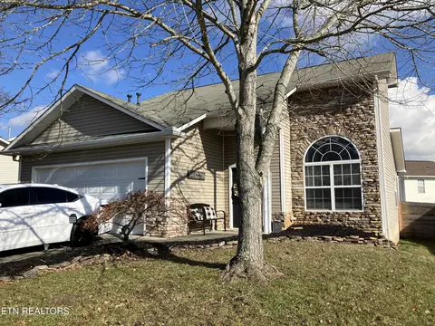 7212 Birdie Ln, Knoxville, TN 37918
