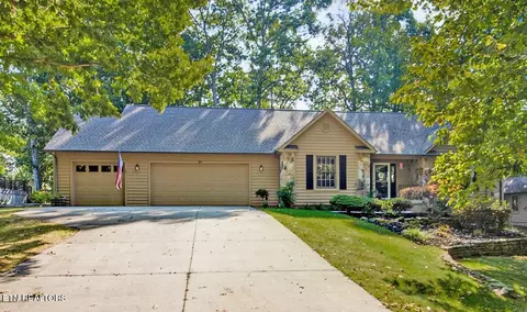 21 Amesbury Ct, Crossville, TN 38558