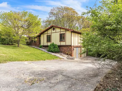 2137 Highview Dr, Morristown, TN 37813