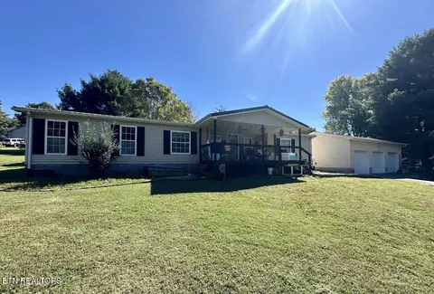 306 Mullis Ln, Jacksboro, TN 37757