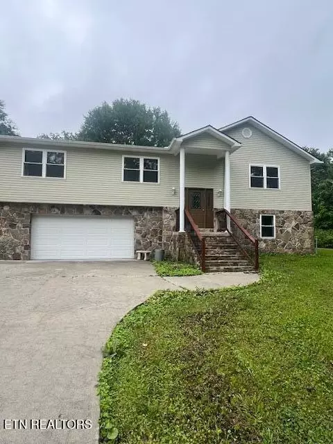 228 Tree Cir, La Follette, TN 37766