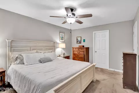Bedroom - 3729 Holgate Ln, Powell, TN 37849 photo 2 of 5