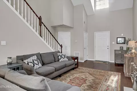 Entry Way - 3729 Holgate Ln, Powell, TN 37849 photo 2 of 2
