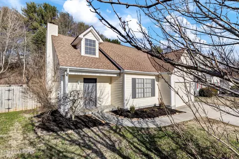 Exterior - 3729 Holgate Ln, Powell, TN 37849 photo 3 of 4