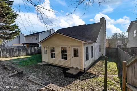 Exterior - 3729 Holgate Ln, Powell, TN 37849 photo 4 of 4