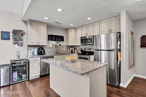 Kitchen - 3729 Holgate Ln, Powell, TN 37849 photo 1 of 4