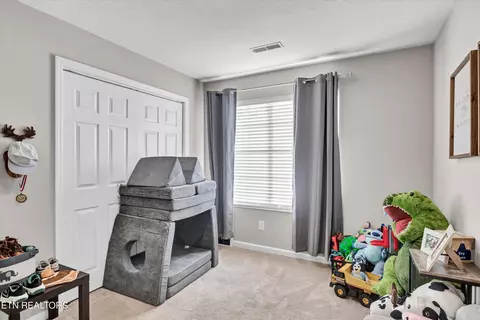 Bedroom - 3729 Holgate Ln, Powell, TN 37849 photo 4 of 5