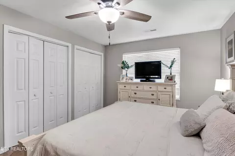 Bedroom - 3729 Holgate Ln, Powell, TN 37849 photo 3 of 5