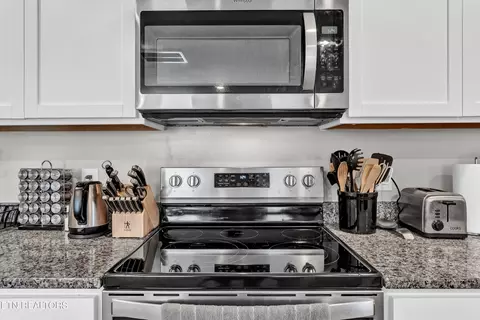 Kitchen - 2338 Beacon Rd, Talbott, TN 37877 photo 3 of 4
