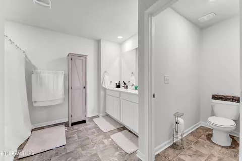Entry Way - 2338 Beacon Rd, Talbott, TN 37877 photo 6 of 6