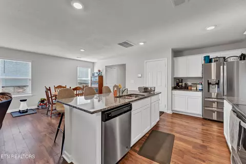 Kitchen - 2338 Beacon Rd, Talbott, TN 37877 photo 2 of 4