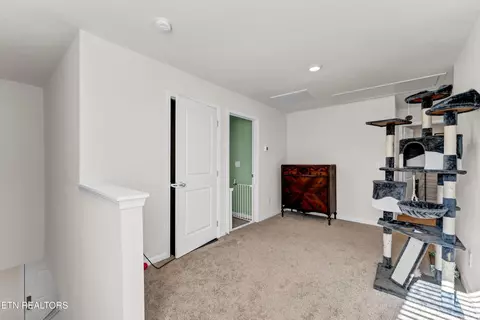 Entry Way - 2338 Beacon Rd, Talbott, TN 37877 photo 4 of 6