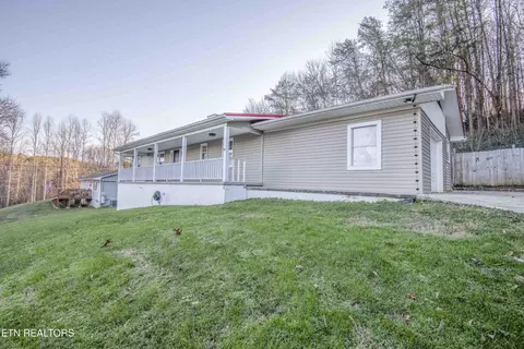 111 Valley View Ln, Heiskell, TN 37754 photo 3