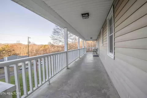 111 Valley View Ln, Heiskell, TN 37754 photo 5