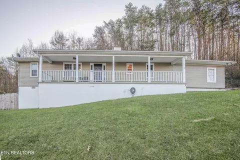 111 Valley View Ln, Heiskell, TN 37754