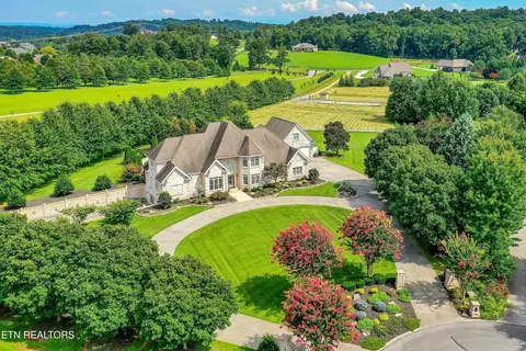 3930 Jackson Bend Dr, Louisville, TN 37777