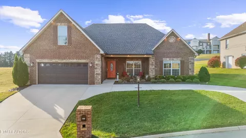 3027 Champions Dr, Maryville, TN 37801