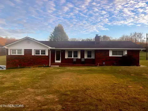 3347 Back Valley Rd, Speedwell, TN 37870