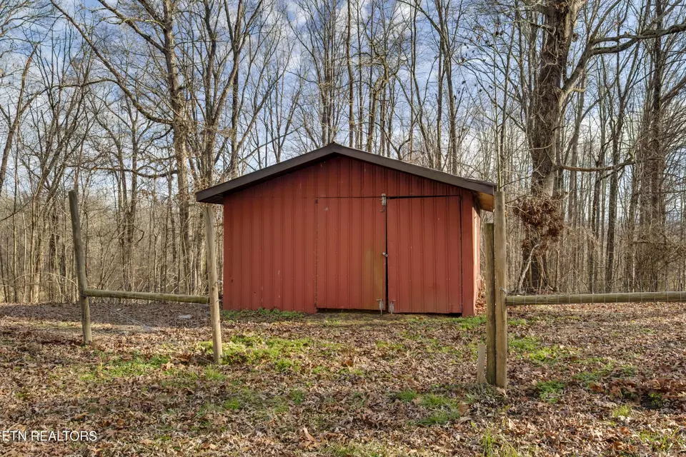 Exterior - 614 Henry Ln, Greenback, TN 37742 photo 9 of 10