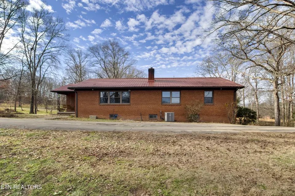 Exterior - 614 Henry Ln, Greenback, TN 37742 photo 8 of 10