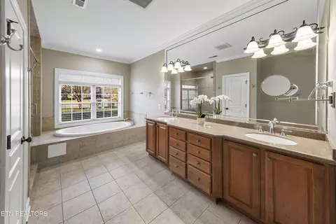 Bath - 12738 Edgebrook Way, Knoxville, TN 37922 photo 1 of 4