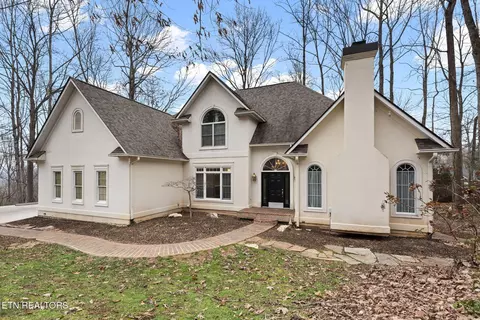 102 Weldon Ln, Oak Ridge, TN 37830