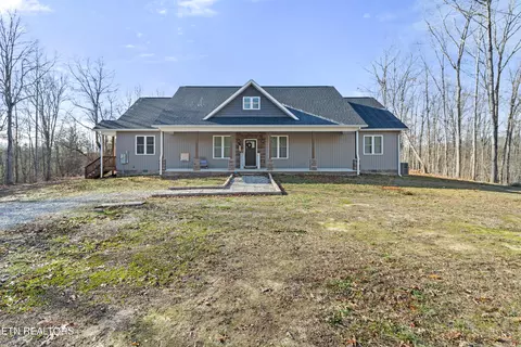 499 Woodland Trl, Sunbright, TN 37872