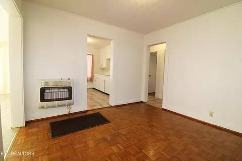 Living - 201 Davis Ln, Oneida, TN 37841 photo 6 of 6