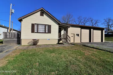 Exterior - 201 Davis Ln, Oneida, TN 37841 photo 4 of 7