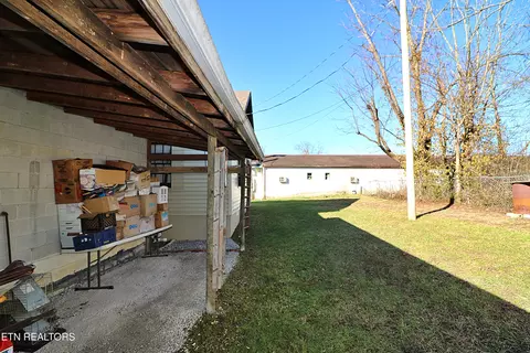 Exterior - 201 Davis Ln, Oneida, TN 37841 photo 2 of 7