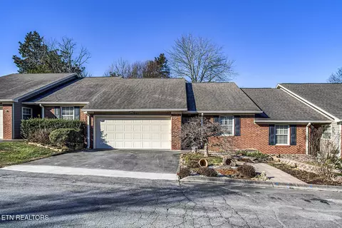 444 Amanda Cir, Knoxville, TN 37922