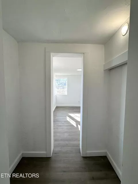 Entry Way - 4790 Fish Hatchery Rd, Mohawk, TN 37810 photo 2 of 2