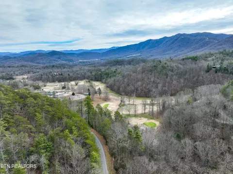 651 Hawk View Dr, Townsend, TN 37882