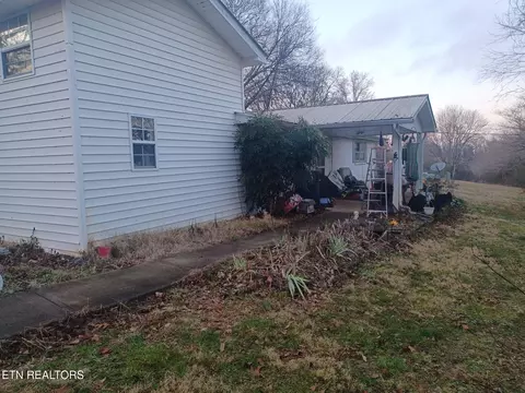250 Stinnett Rd, Madisonville, TN 37354