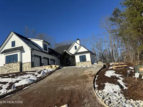 108 Nunyu Trl, Vonore, TN 37885