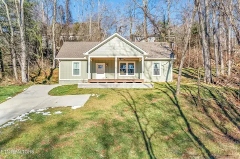 4421 Mockingbird Ln, Knoxville, TN 37918