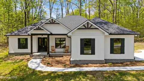 290 Woodhaven Dr, Vonore, TN 37885