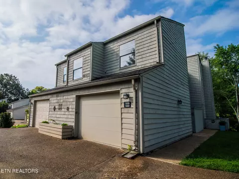 560 Lost Tree Ln, Farragut, TN 37934