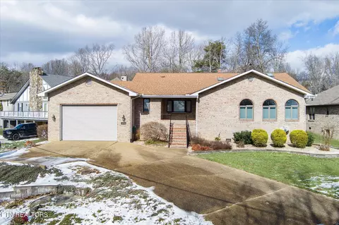 107 Sugarbush Cir, Crossville, TN 38558