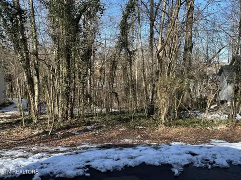 153 Inata Cir, Loudon, TN 37774