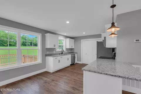 141 Womack St, Doyle, TN 38559 photo 4