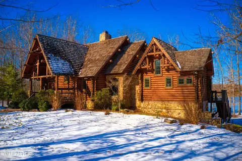 343 Camp Creek Cir, Spencer, TN 38585