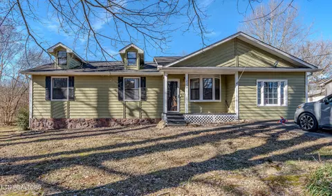 2335 Travis Cir, Maryville, TN 37804